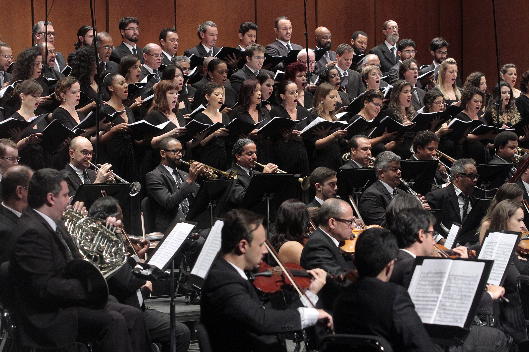 Orquestra Sinfônica Municipal e Coral Lírico interpretam o