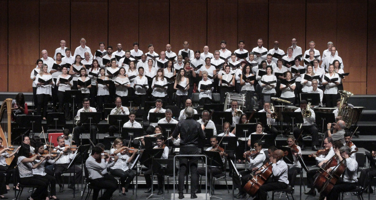 Orquestra Sinfônica Municipal e Coral Lírico interpretam o