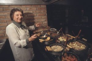 Feirinha Aproxima faz homenagem à Dona Lucinha, ícone da gastronomia mineira @ Estacionamento Piso Mariana (Portaria M) 