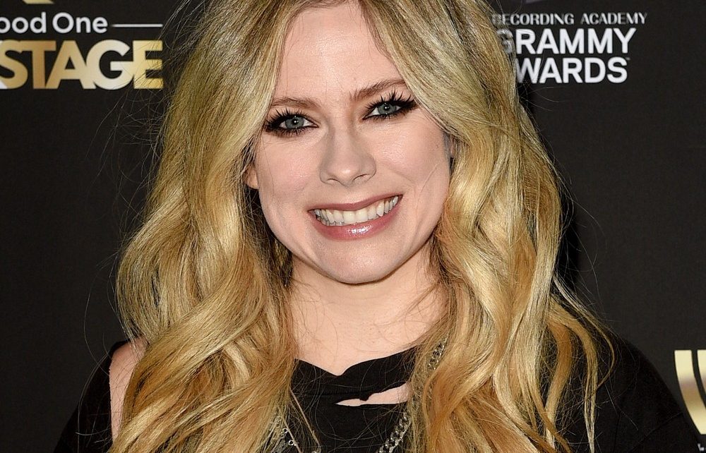 Avril Lavigne mostra em “Head Above Water” que as dores podem se tornar  excelentes inspirações musicais – Culturaliza BH