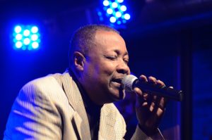 O Blues de Lorenzo Thompson é a atração especial do primeiro aniversário do Projeto Backer Sessions @ Templo Cervejeiro Backer