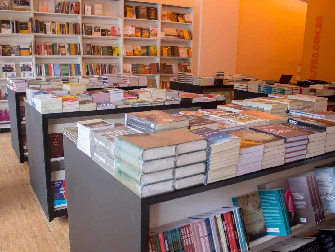 Outlet de Livro lança novidade de livros a quilo nesta Black Friday ...